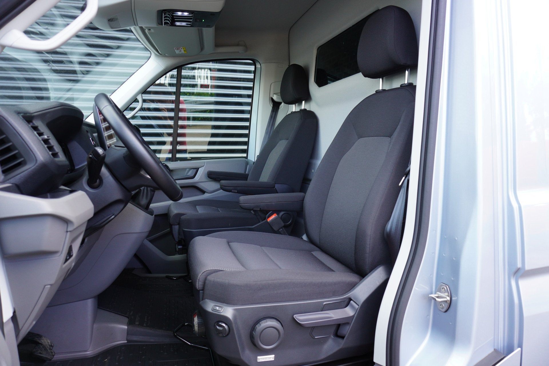 MAN TGE 180pk Facelift L3H2/L2H1 Trekhaak Camera parkeersens, Auto's, Voorwielaandrijving, 4 cilinders, MAN, Bedrijf