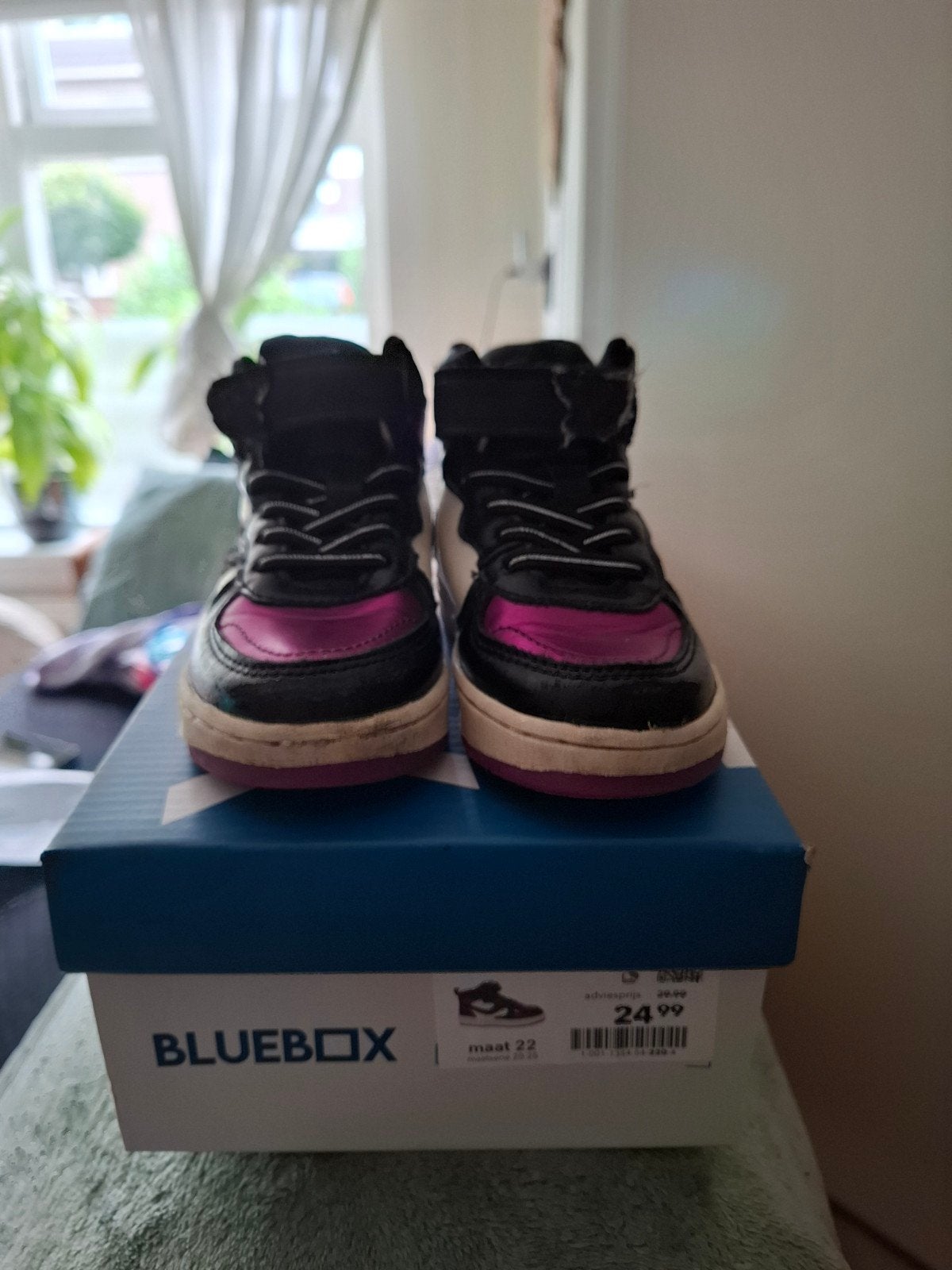 leuke sneakers maat 22, Gebruikt, Meisje, Schoenen, Ophalen of Verzenden