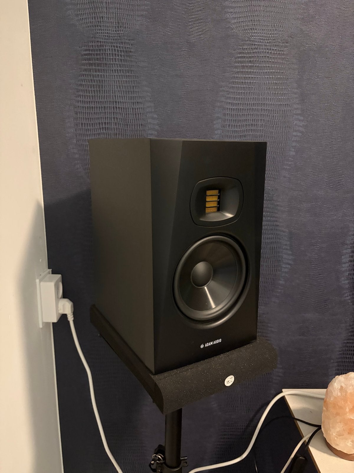 2x Adam Audio T7V Studiomonitor + stands zgan, Overige merken, Studiomonitor, 120 tot 150 watt, Ophalen of Verzenden