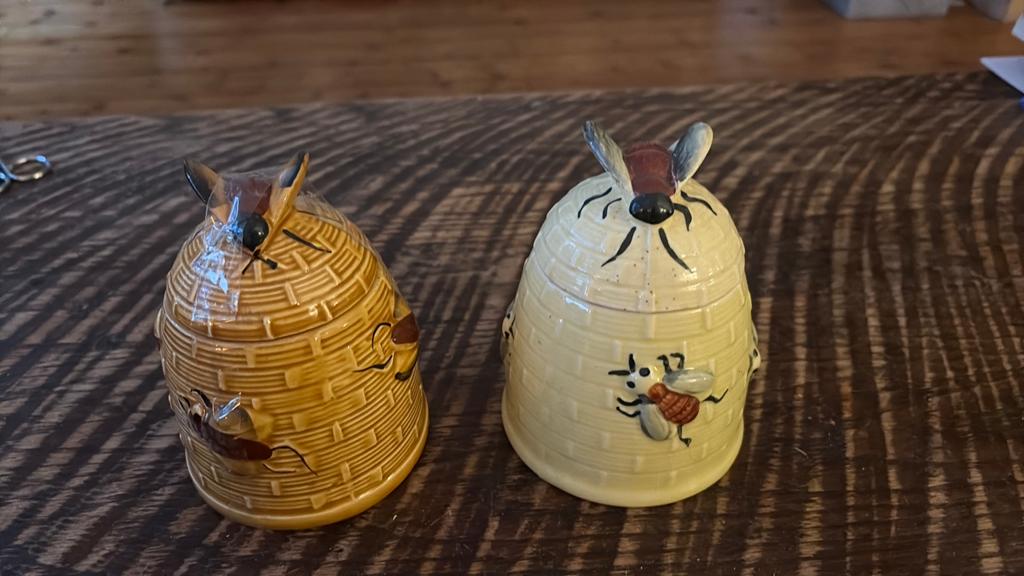 2 vintage honingpotjes, Overige kleuren, Ophalen of Verzenden, Minder dan 50 cm, Glas