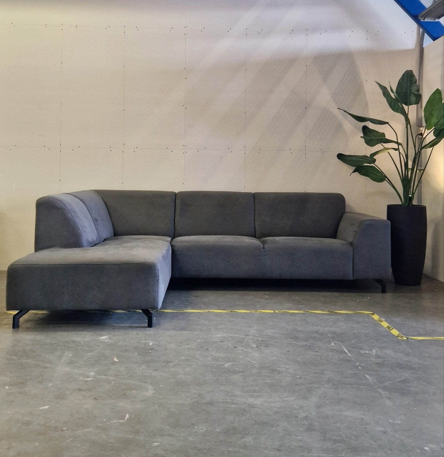 Luxe Hoekbank 280x195 cm Olijfgrijs Microleder | Als Nieuw, 250 tot 300 cm, Hoekbank, Hoekbank, Ophalen of Verzenden
