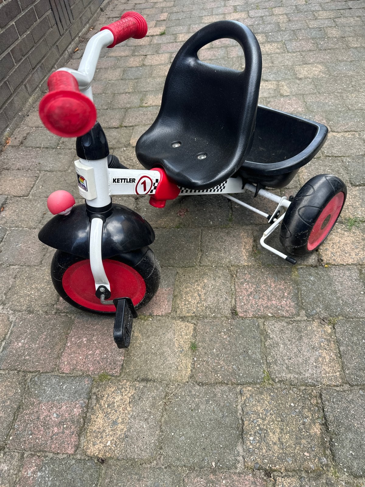 Kettler driewieler met duwstang en kiepbakje, Ophalen, Gebruikt, Terugtraprem
