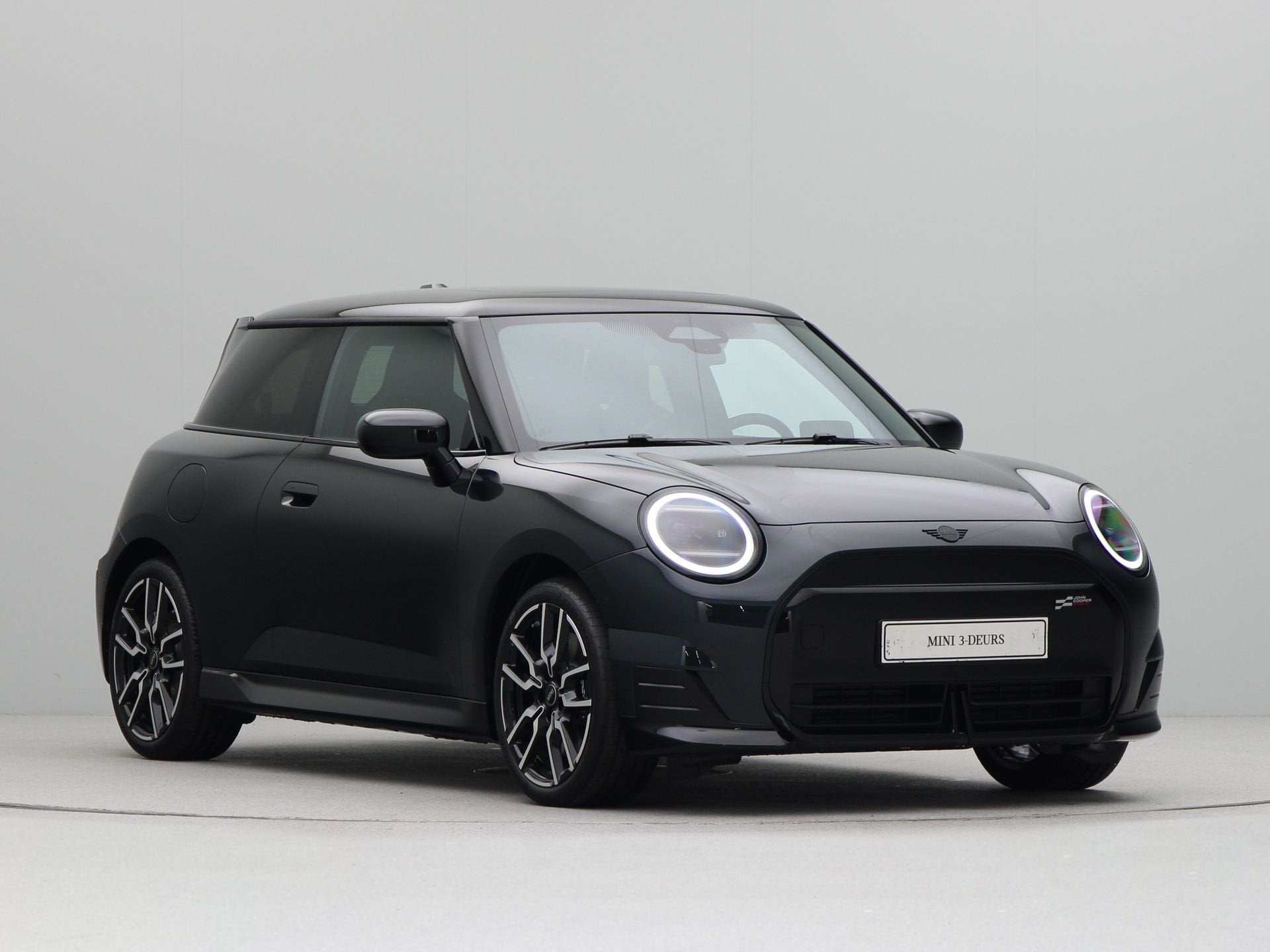 MINI Cooper E John Cooper Works Pakket M PRIVATE LEASE EUR 4, Auto's, Zwart, Isofix, 4 stoelen, Nieuw