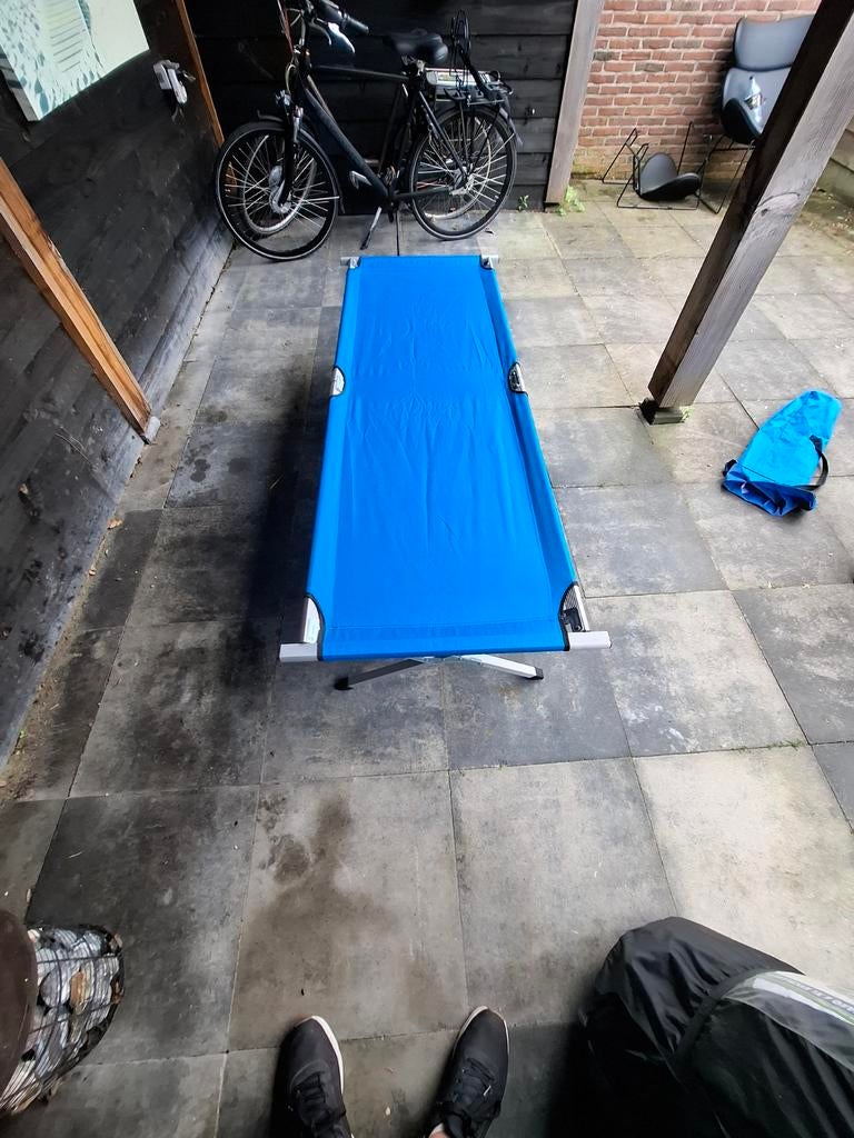 Opvouwbaar veldbed / campingbed - Blauw, Ophalen, Gebruikt