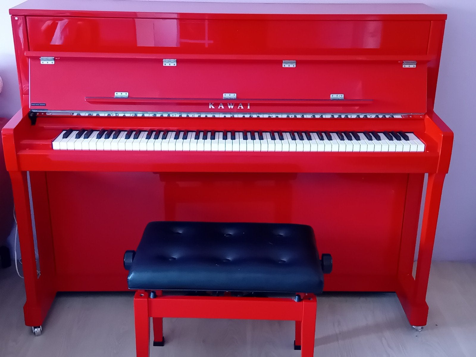 Rode piano van het merk kawai, Ophalen, Overige kleuren, Zo goed als nieuw, Piano
