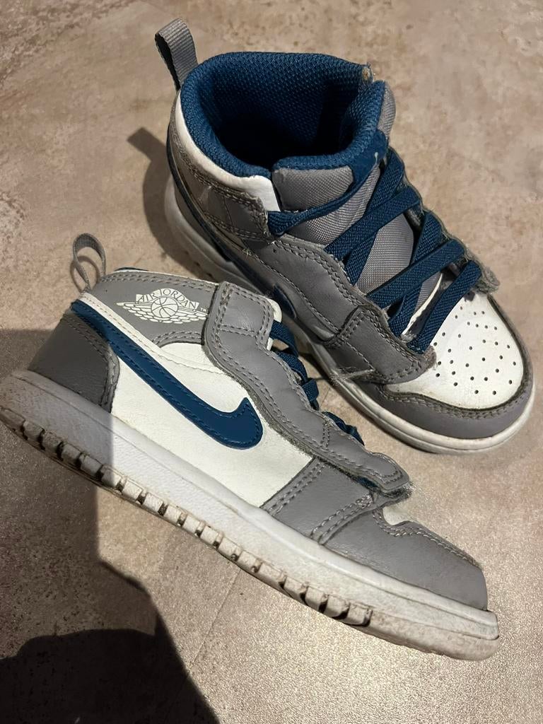 NIKE AIR JORDAN sneakers maat 26 origineel ZGAN, Kinderen en Baby's, Kinderkleding | Schoenen en Sokken, Schoenen, Ophalen of Verzenden