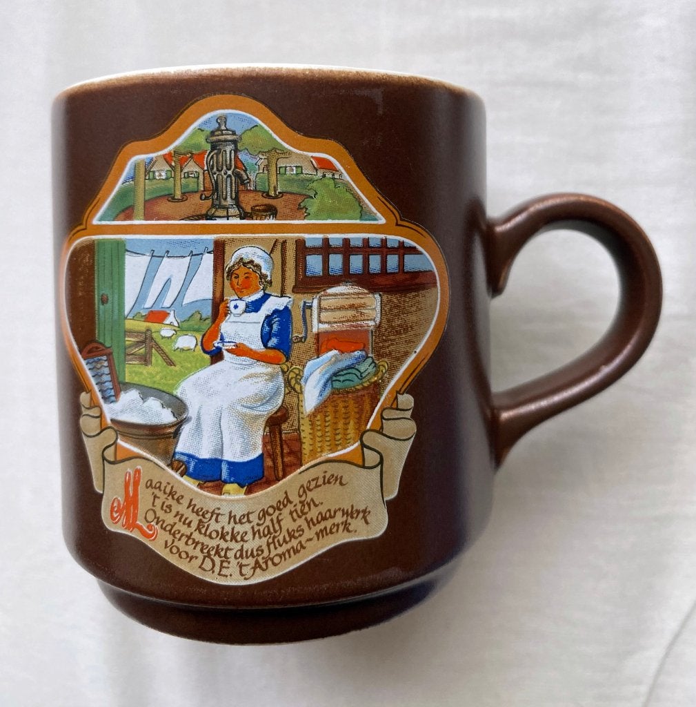 2 koffiebekertjes opa&oma, Villeroy & Boch / Douwe Egberts, Overige merken, Vintage, Zo goed als nieuw, Porselein