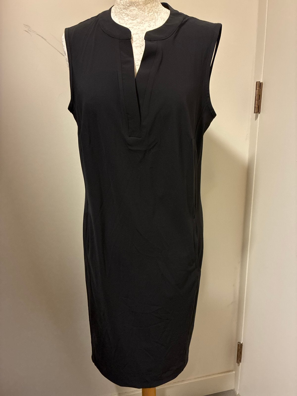 Studio Anneloes jurk Simplicity zwart travelstof M z.g.a.n., Maat 38/40 (M), Zwart, Ophalen of Verzenden, Zo goed als nieuw