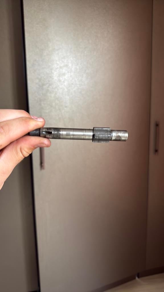 Dit is de mainnshaft die je tandwielen vast houd voor sachs, Fietsen en Brommers, Brommeronderdelen | Oldtimers, Ophalen of Verzenden