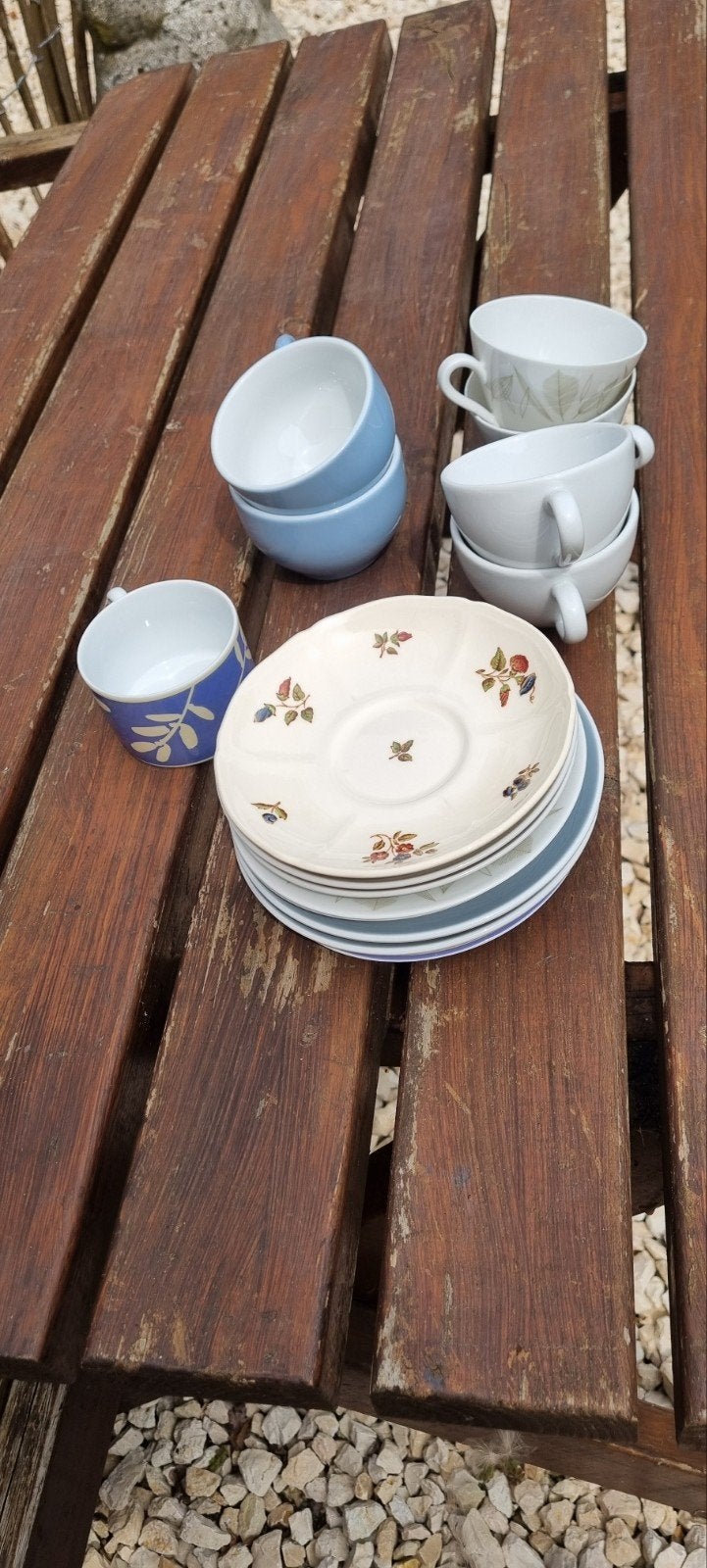 Gratis diverse kopjes en schotels, Ophalen, Porselein, Overige stijlen, Kop(pen) en/of Schotel(s)