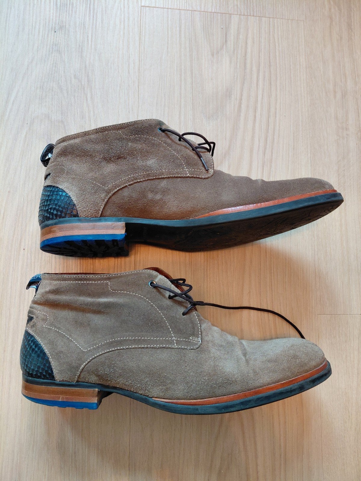 Floris van Bommel suède veterschoenen, maat 10, Bruin, Floris van Bommel, Ophalen of Verzenden, Gedragen