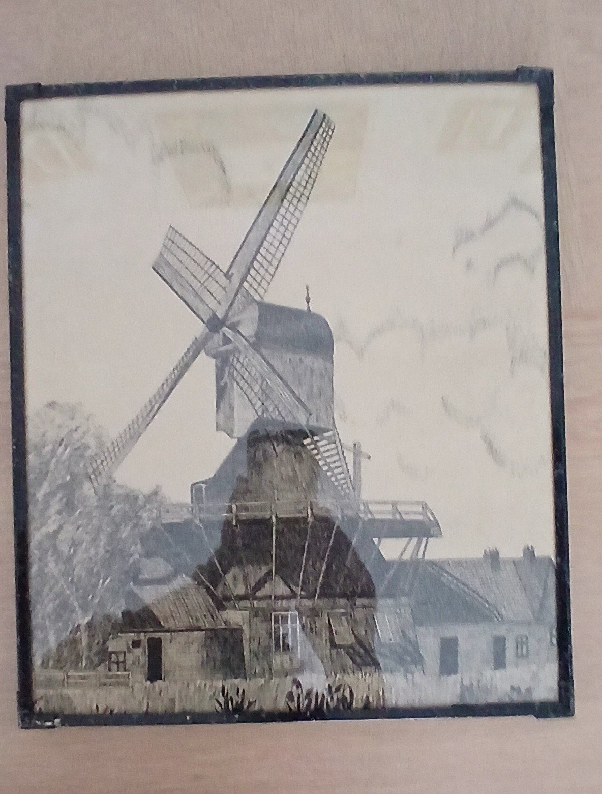 Ingelijste tekening van een molen, Ophalen of Verzenden, Tekening, Potloodtekening, Achter glas