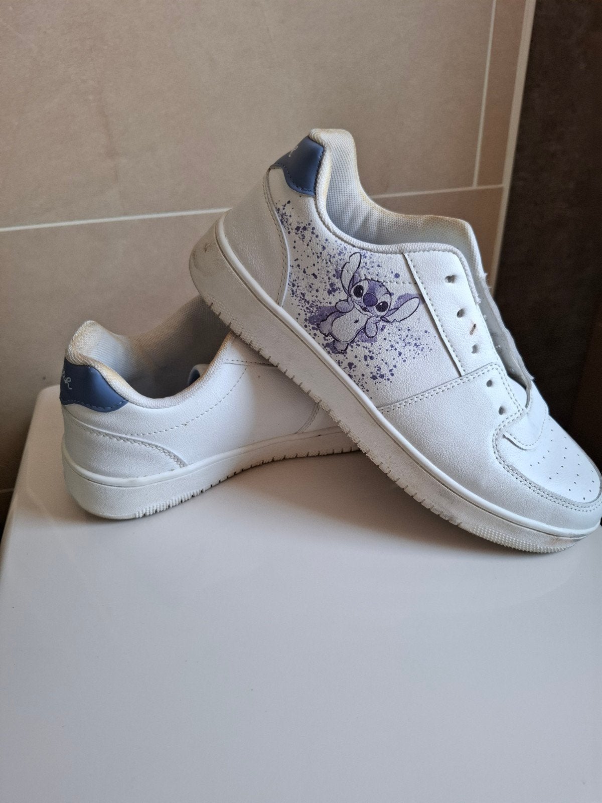 Stitch Sneakers Maat 41 - Disney Editie, Disney, Wit, Ophalen of Verzenden, Sneakers of Gympen