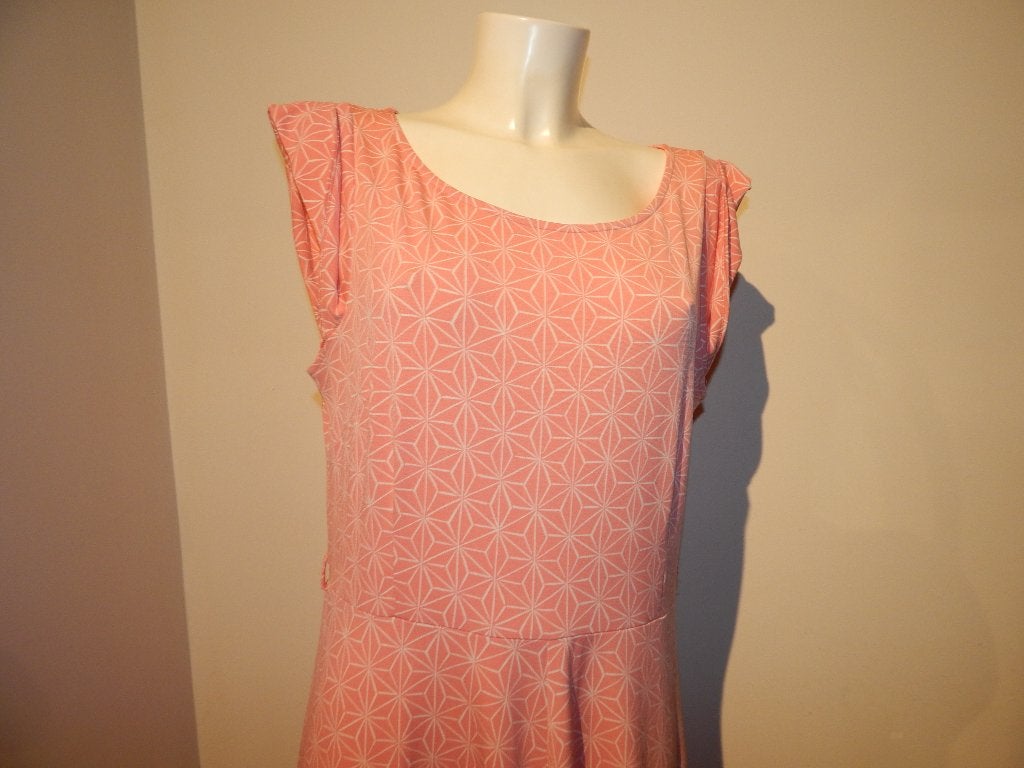 King Louie zacht roze jurk apart mozaik look print wit XL, Verzenden, Maat 46/48 (XL) of groter, Zo goed als nieuw, Knielengte