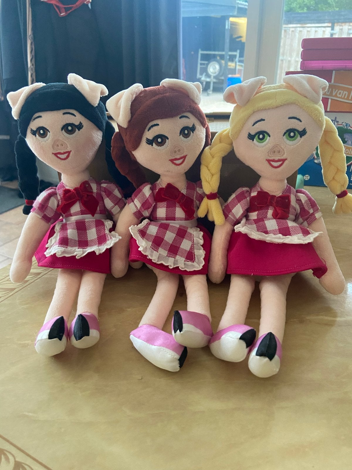 K3 De 3 Biggetjes Knuffelpoppen - Studio 100, Ophalen of Verzenden, Zo goed als nieuw, Overige typen