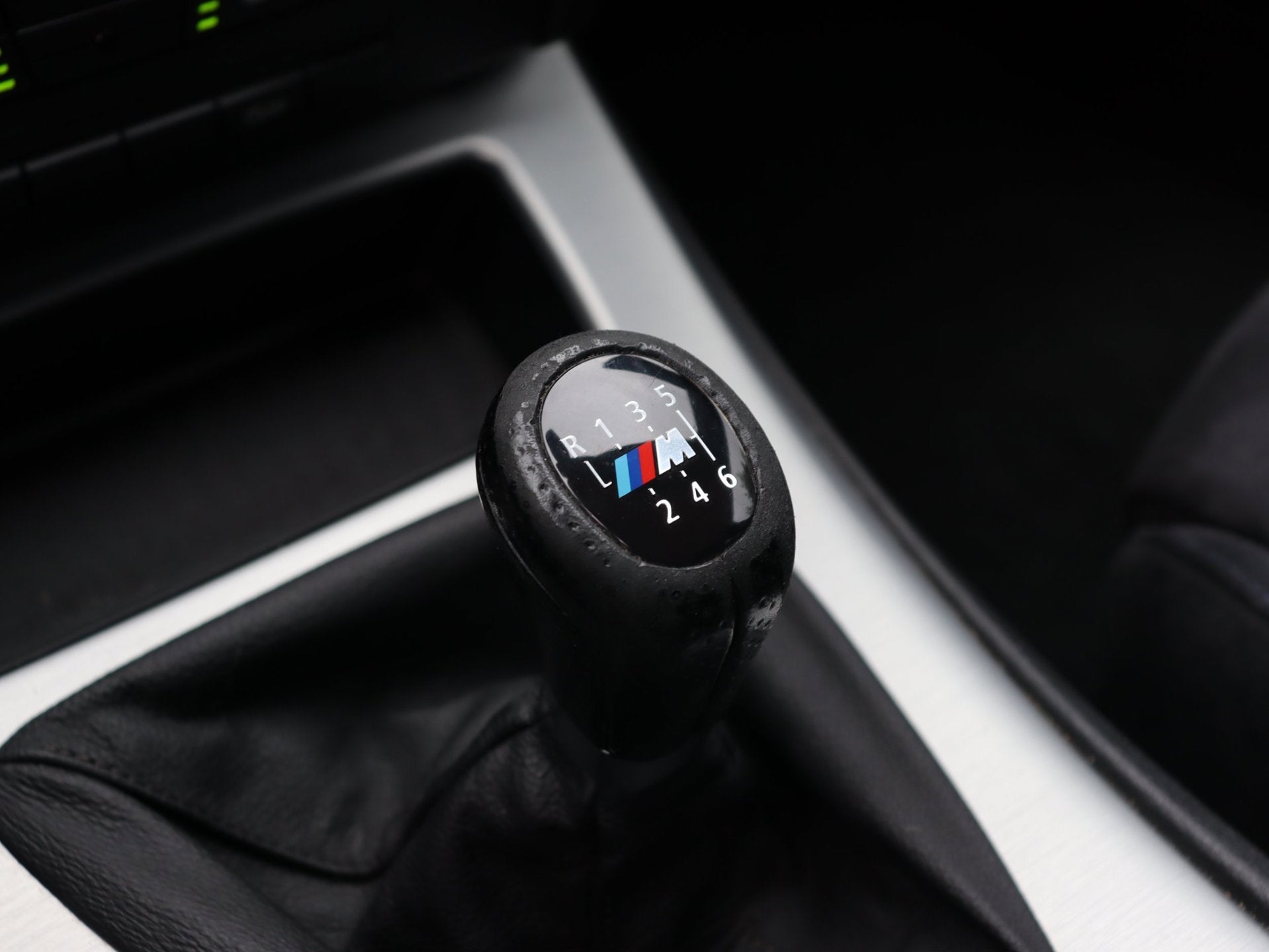 Foto 16 van BMW 3-serie 320i Executive M-sport airco LM cruise