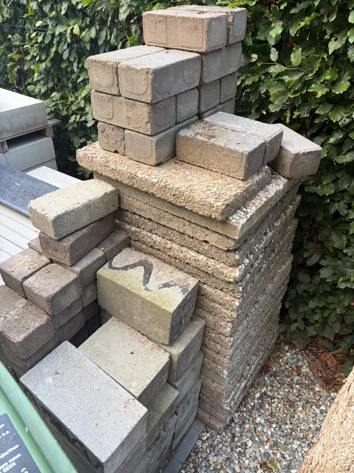 Grindtegels, muurblokken, betonklinkers en pallets, Tuin en Terras, Ophalen, Gebruikt, Beton, Klinkers