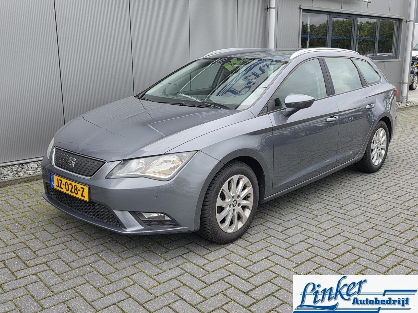 Seat Leon ST 1.6 TDI Style Ecomotive TREKHAAK LEDER, Auto's, Voorwielaandrijving, Euro 5, Gebruikt, 4 cilinders