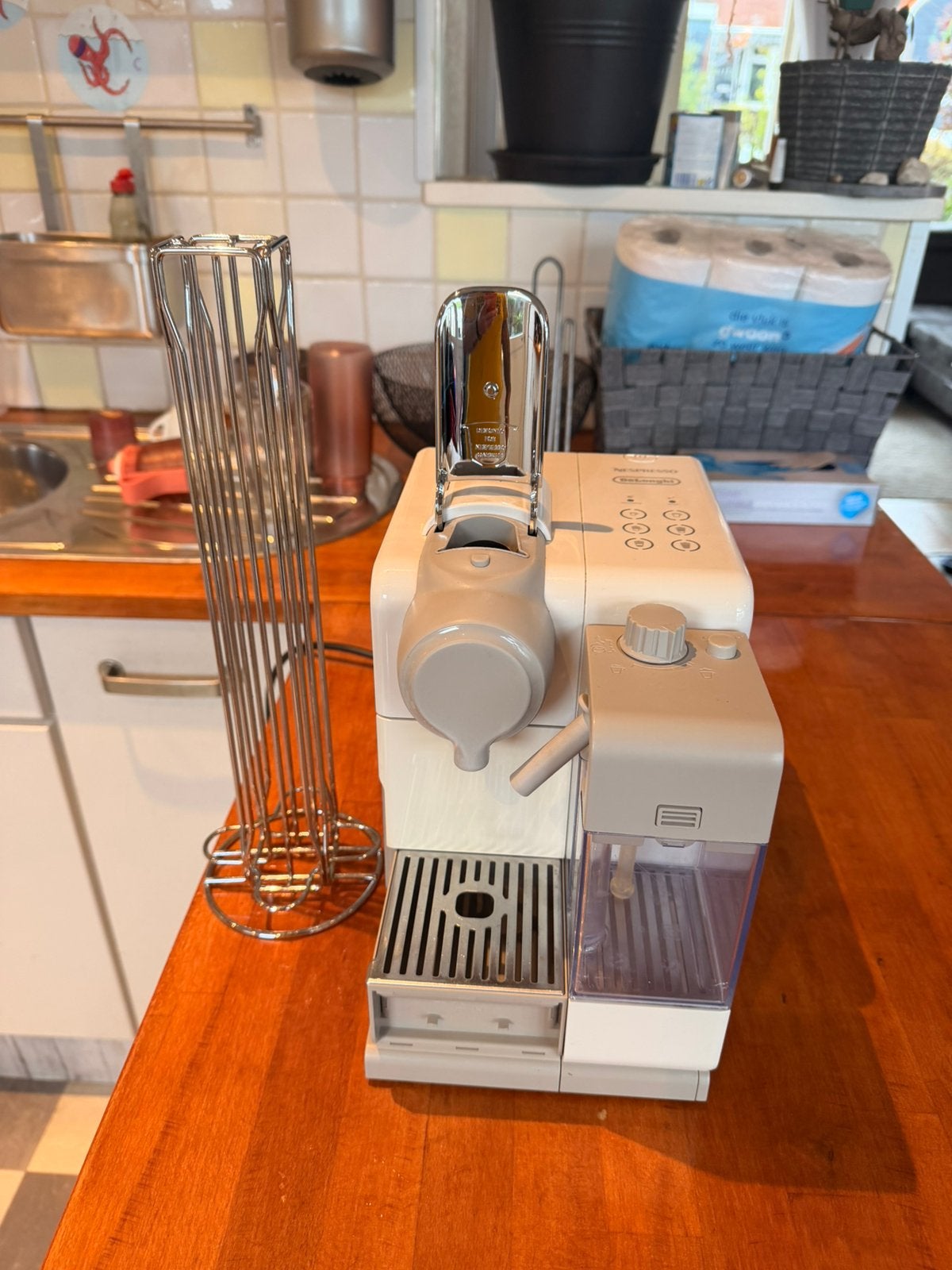 Nesspresso Delonghi, Ophalen of Verzenden, Zo goed als nieuw, Koffiemachine