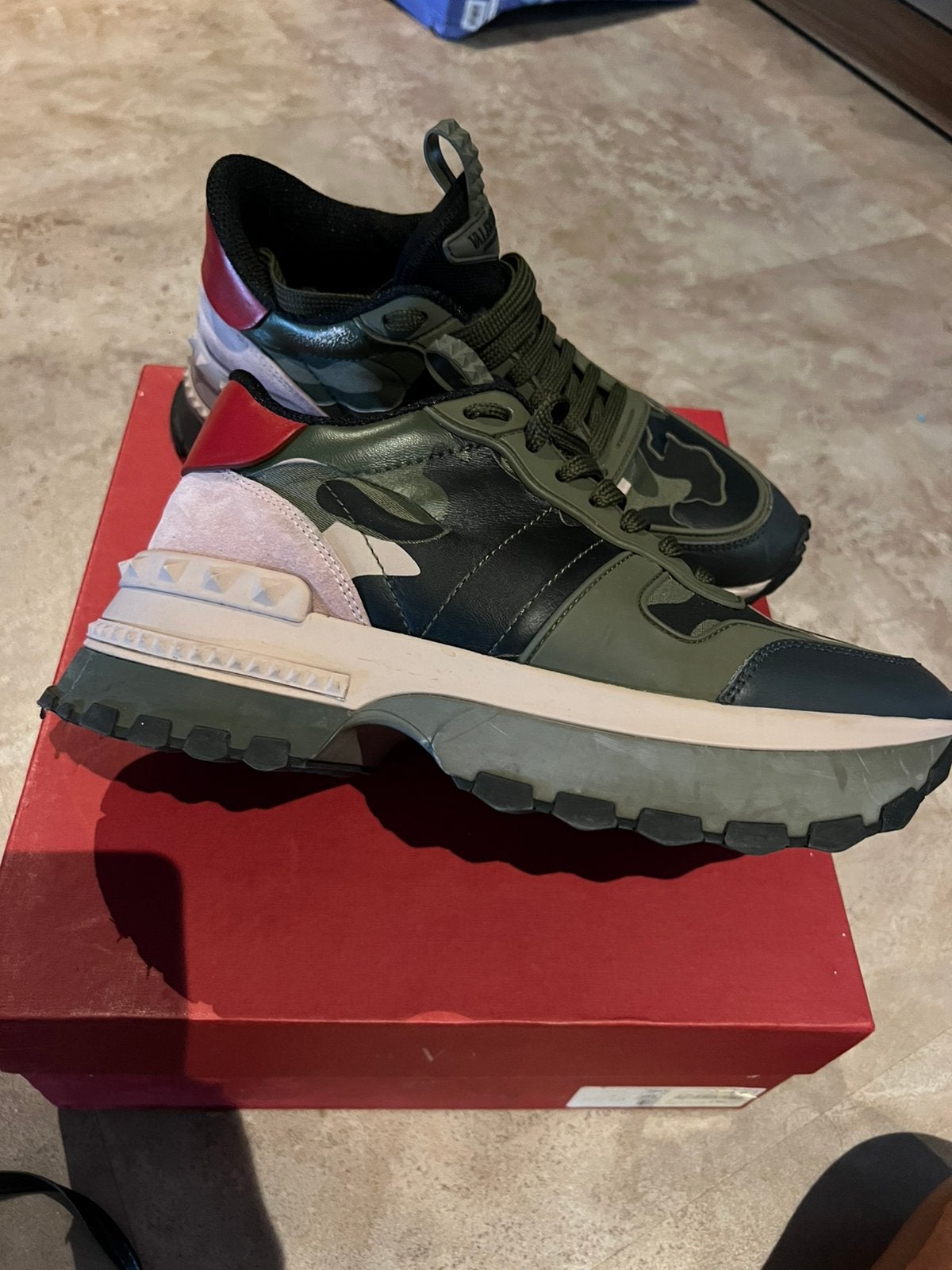 Valentino Garavani sneakers maat 40 origineel zgan, Overige kleuren, Ophalen of Verzenden, Sneakers of Gympen, Zo goed als nieuw