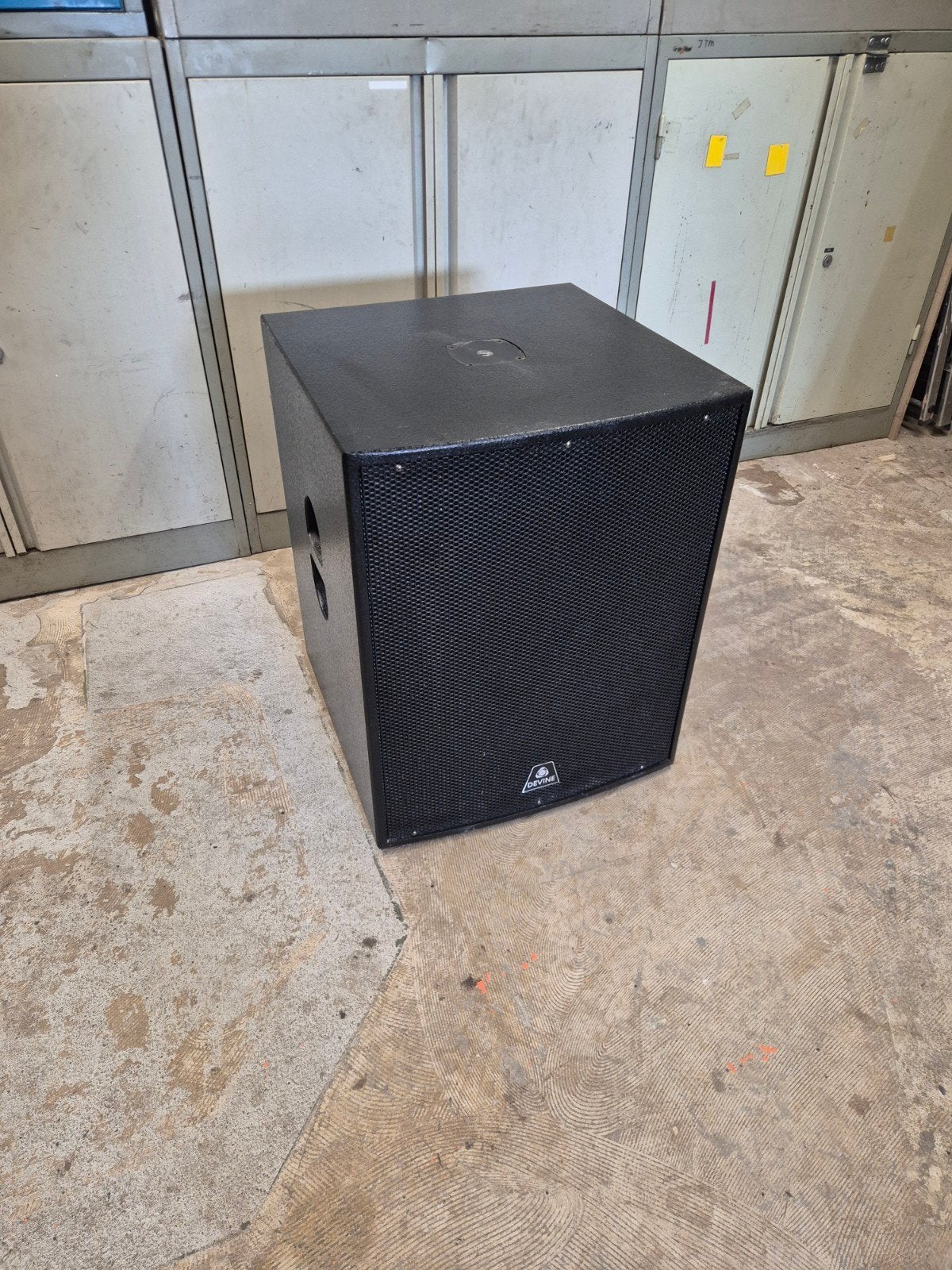 Devine AXE0 18 SA Actieve Subwoofer, Gebruikt, Subwoofer, Ophalen of Verzenden, 150 watt of meer