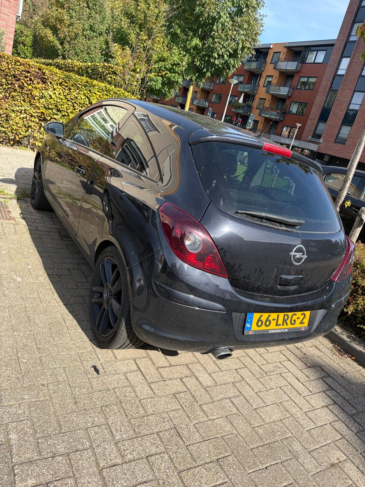 Opel Corsa 1.4 16V 3D 2010 Zwart, Auto's, Voorwielaandrijving, 40 €/maand, 1398 cc, 4 cilinders