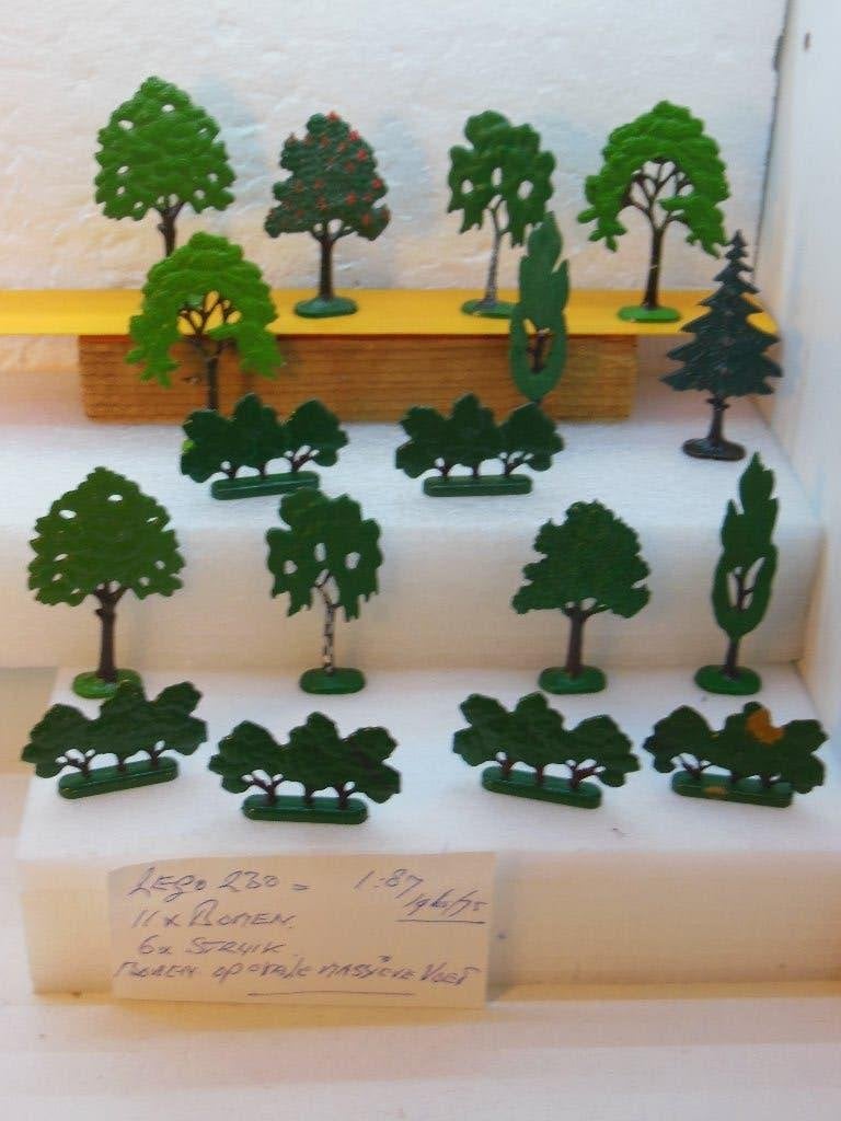 LEGO 230 - 11 x Bomen + 6 x Struiken - 1:87 - 1965/75, Hobby en Vrije tijd, Modelauto's | 1:87, Gebruikt, Overige typen, Overige merken