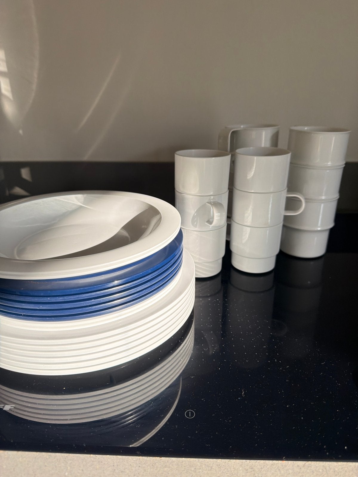 Mepal Servies Caravan: Borden, Mokken, Kopjes - Compleet Set, Caravans en Kamperen, Ophalen of Verzenden, Gebruikt