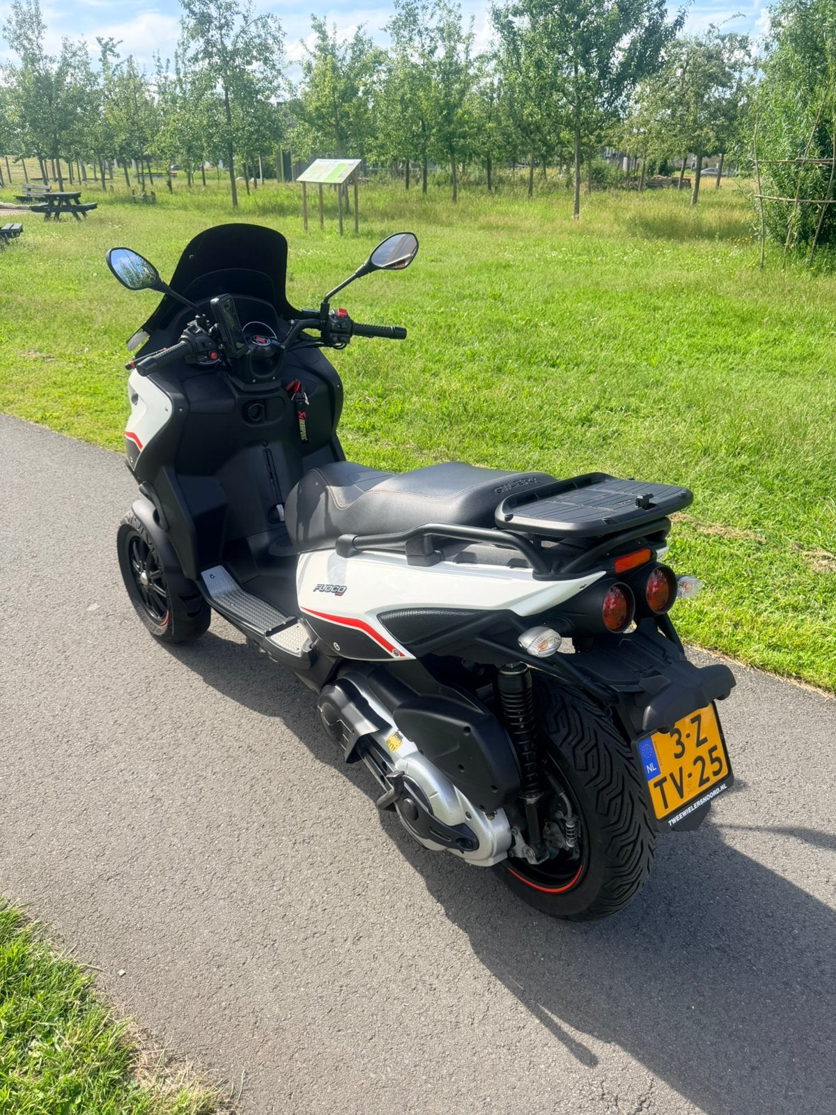 Gilera Fuoco 500 LT. Zeer nette staat! Xenon! Topkoffer!, Scooter, Gebruikt, Particulier, Automaat