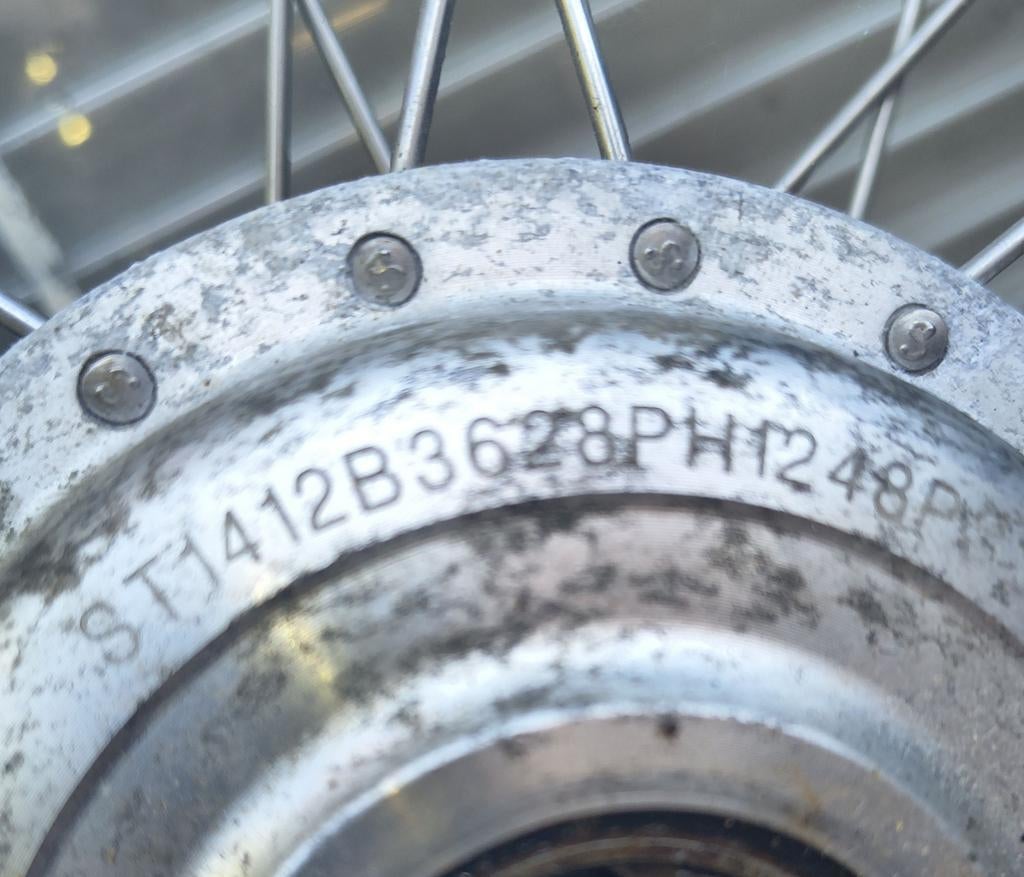 Gezocht: Voorwiel Stella Modena Excellence 9pins, Fietsen en Brommers, Elektrische fietsen, 51 tot 55 cm, Ophalen of Verzenden