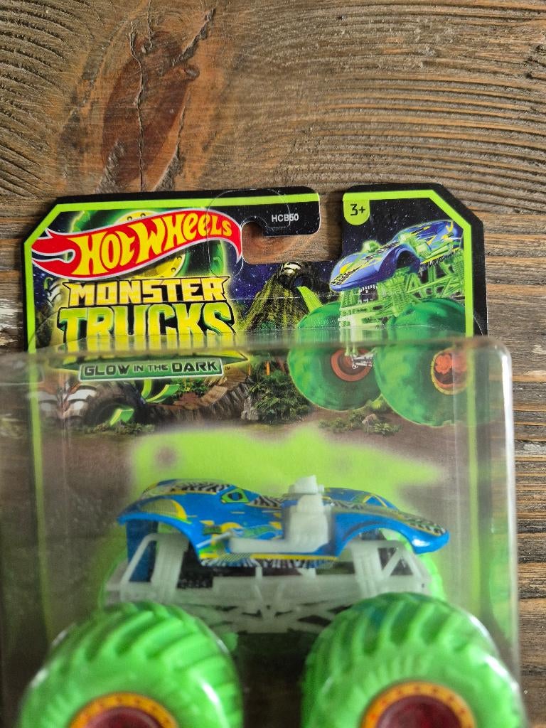 Hot Wheels Monster Truck Glow in the dark twin mill, Ophalen of Verzenden, Nieuw, Auto