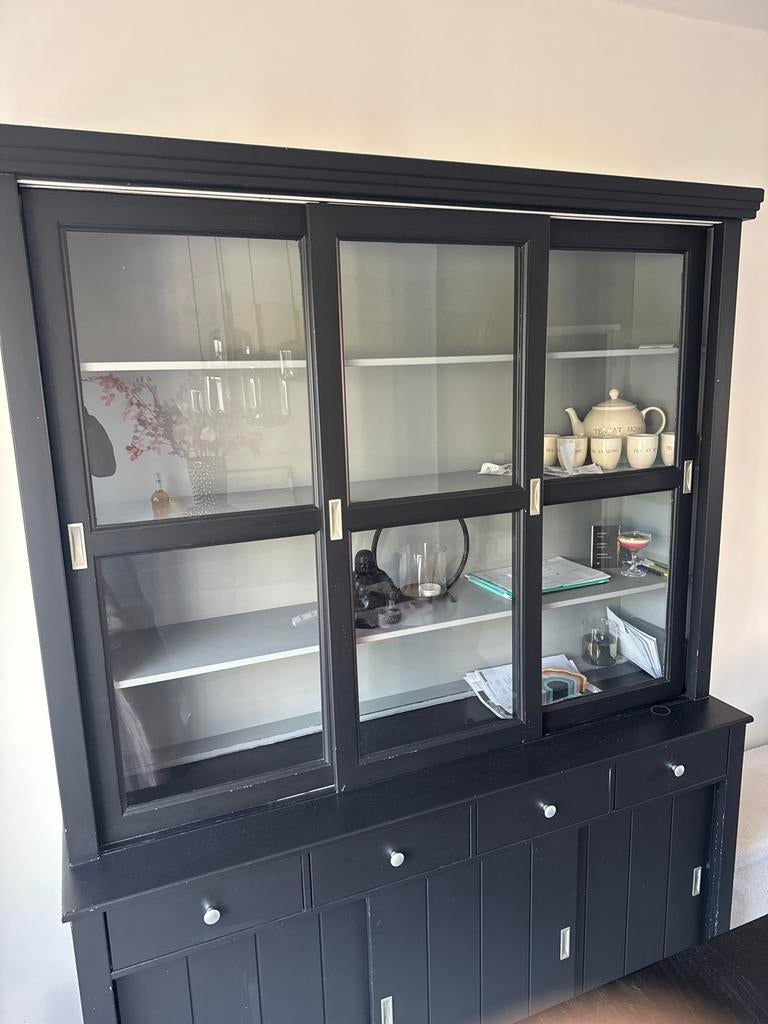 Zwarte buffetkast met glazen schuifdeuren, Huis en Inrichting, Kasten | Buffetkasten, Ophalen, Gebruikt, 200 cm of meer, 150 tot 200 cm