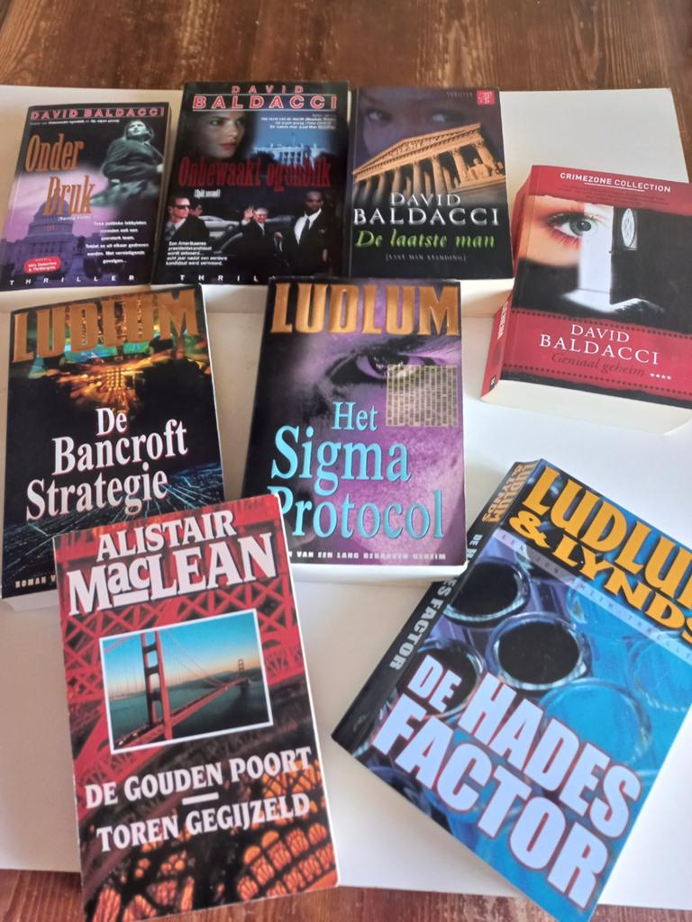 8 boeken, Ophalen of Verzenden, Zo goed als nieuw