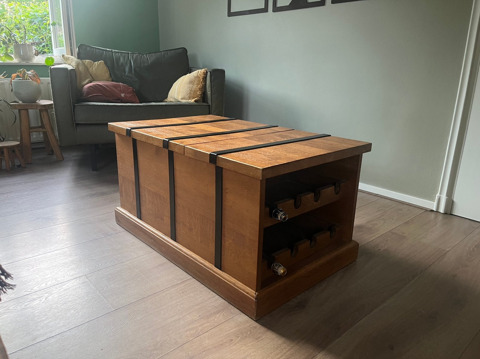 Unieke salontafel/wijnrek van massief eikenhout, Ophalen, Gebruikt, Eikenhout, 50 tot 100 cm
