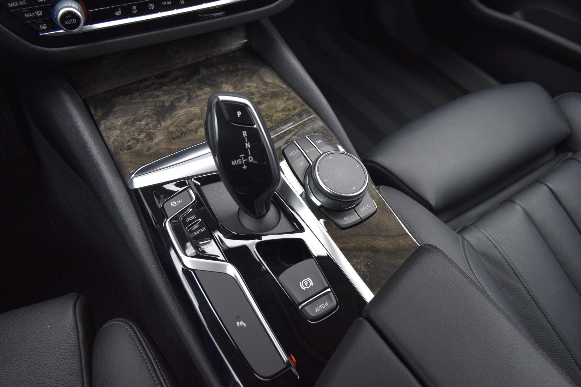 Foto 25 van BMW 5 Serie Touring 520i High Executive Edition * Comfortsto