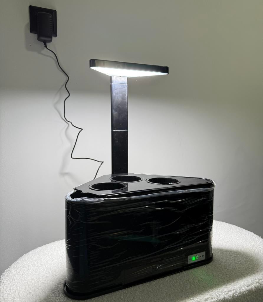TEIG Home 3 smart garden met LED verlichting - Zwart, Tuin en Terras, Kweekspullen, Nieuw, Kweeklamp, Ophalen of Verzenden