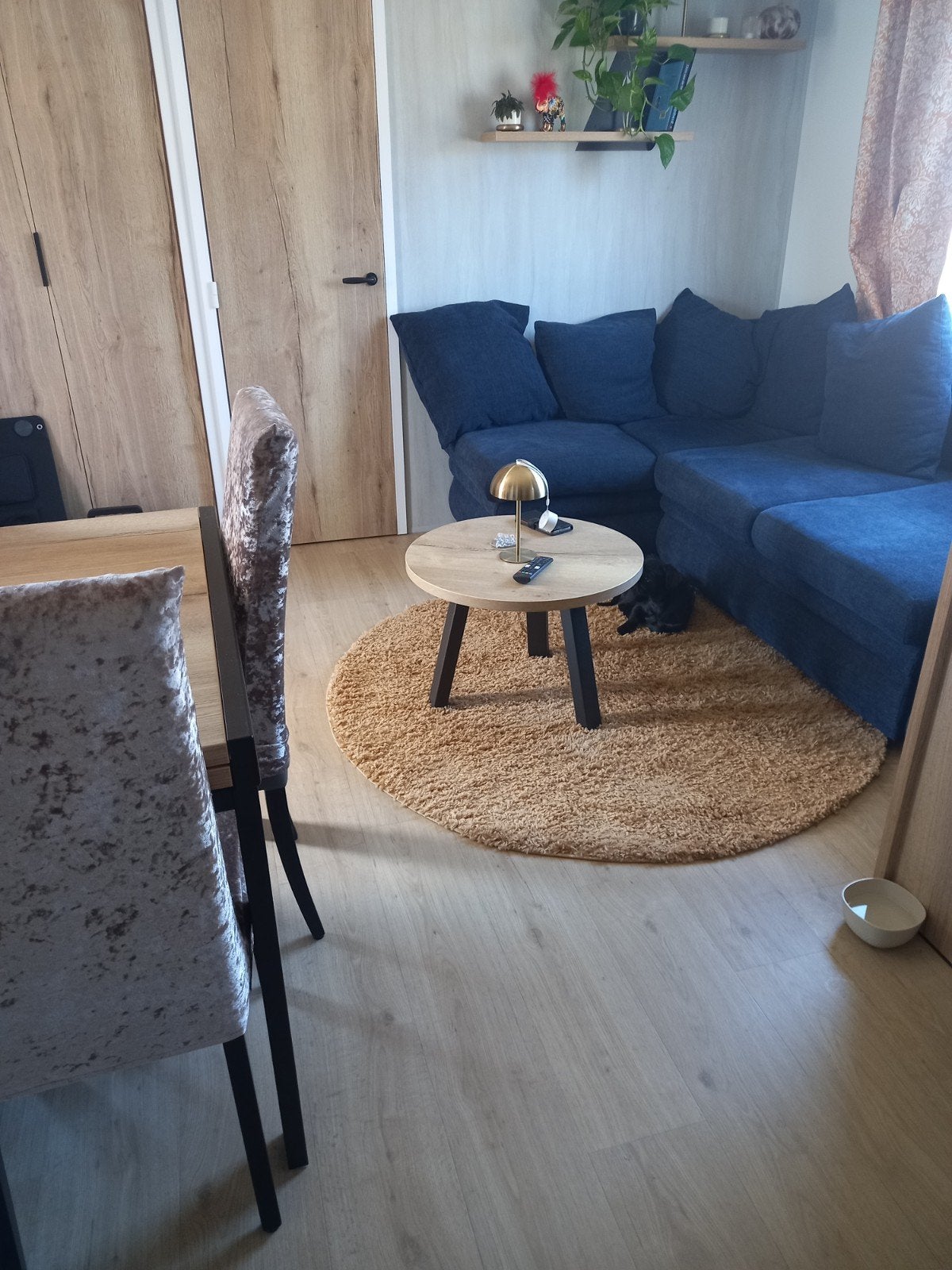 Eettafel uitrekbaar, 4 stoelen, (slaap) Bank en salontafel, Huis en Inrichting, Ophalen