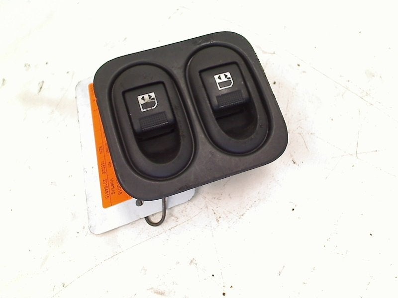 Raamschakelaar Links Voor 2 RAMEN 1007 (KM) 2008, Kontakt-peugeot@peugeot.com, Gebruikt, Peugeot Deutschland GmbH, Bahnhofsplatz, Rüsselsheim 65423, , Duitsland