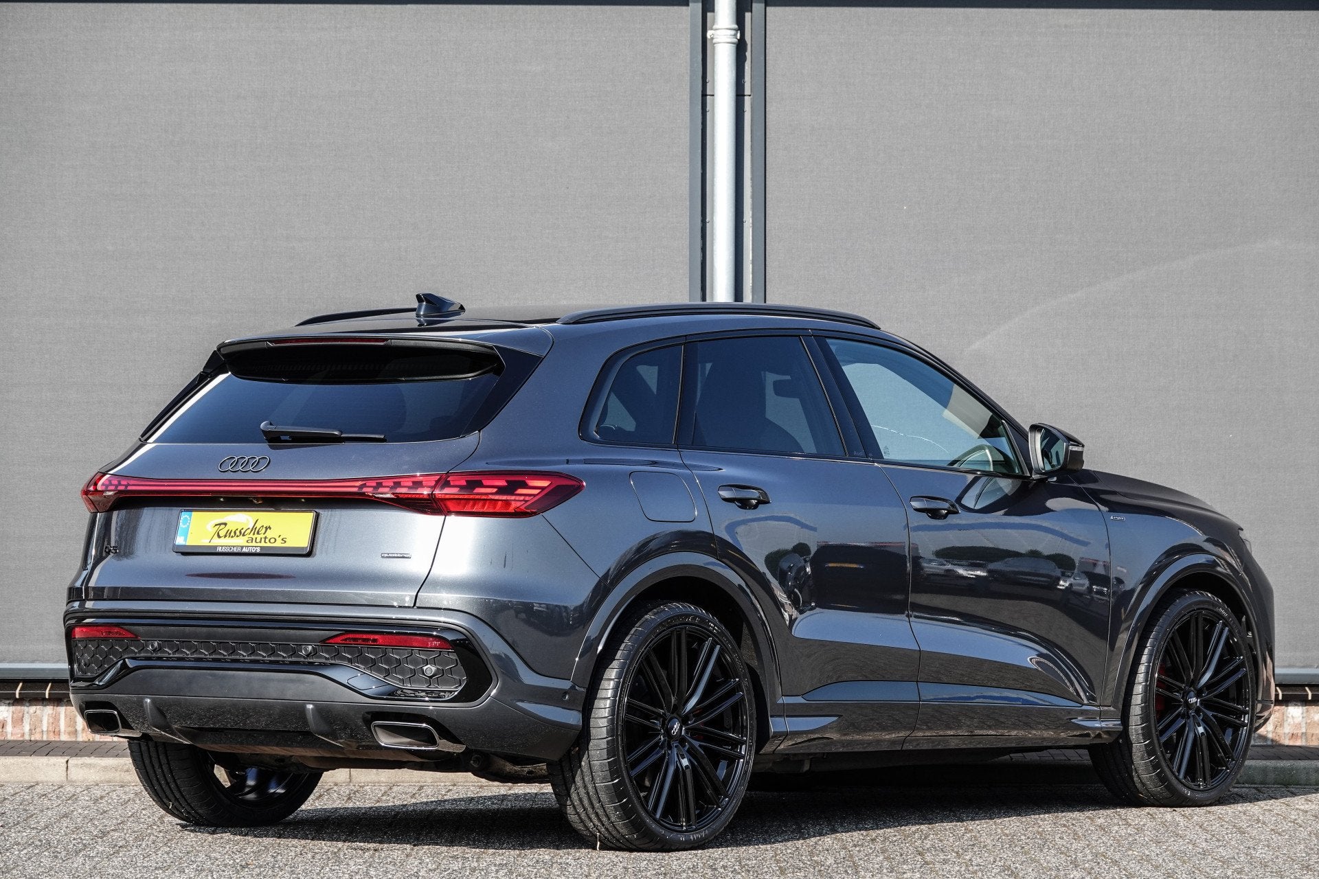 Audi Q5 e-hybrid 367Pk | Quattro | Luchtvering | S-Line | MM, Automaat, Automatische klimaatregeling, Gebruikt, Zwart