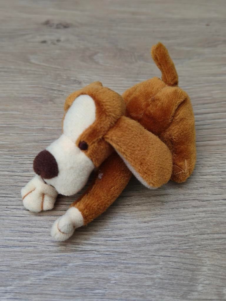 Klein hondje knuffeltje, pluche, Kinderen en Baby's, Speelgoed | Knuffels en Pluche, Ophalen of Verzenden, Zo goed als nieuw, Hond