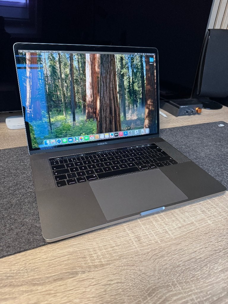 Macbook Pro 15 inch (jaar 2018), Gebruikt, 256 GB, 2 tot 3 Ghz, 16 GB