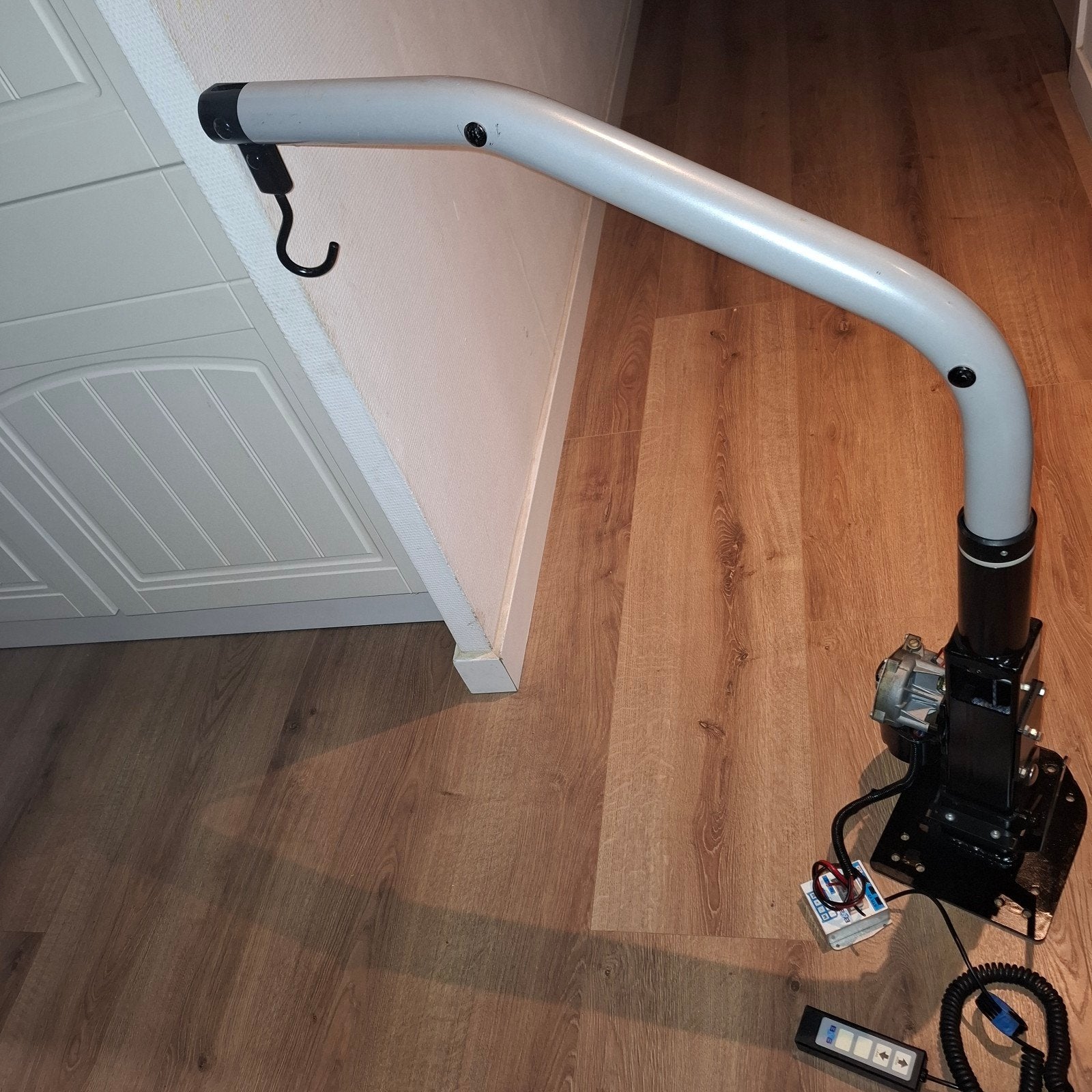 B&S Kofferbaklift Type 5024 - 115 kg - Voor Scootmobiel / Ro, Auto-onderdelen, Ophalen of Verzenden, Gebruikt