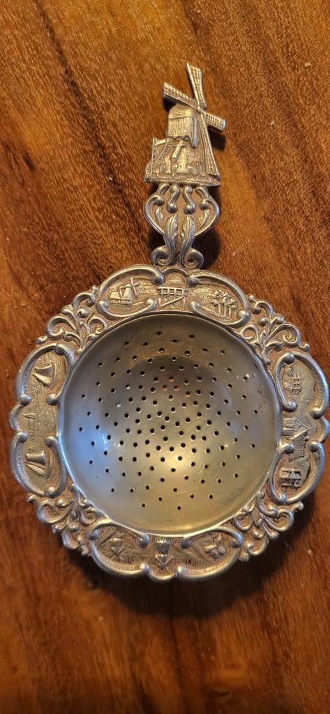 Antieke Zilveren Theezeef met Nederlandse Motieven, Antiek en Kunst, Ophalen of Verzenden, Zilver
