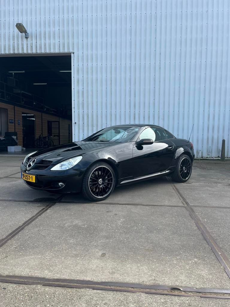 Mercedes-Benz SLK 3.5 Slk350 Roadster AUT 2005 Zwart, Auto's, Mercedes-Benz, Achterwielaandrijving, Cabriolet, Zwart, Geïmporteerd