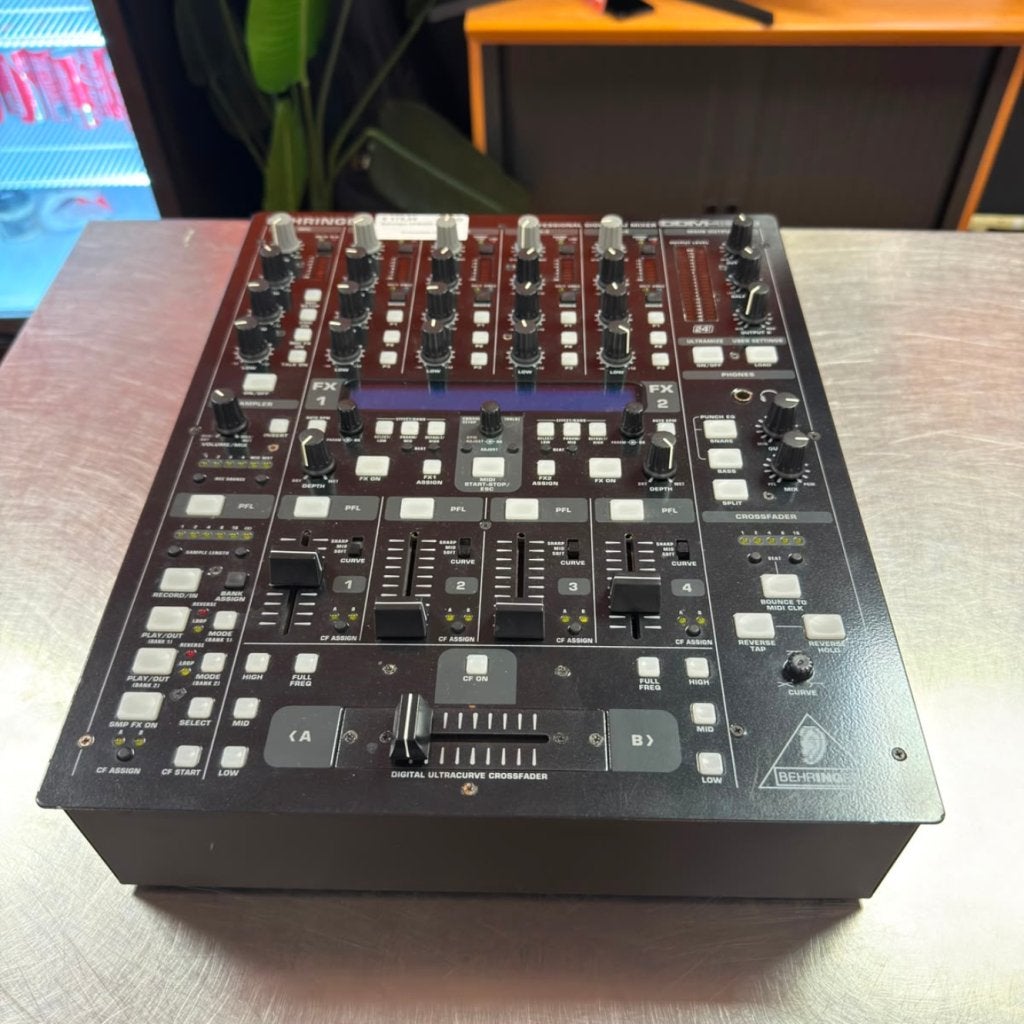 Behringer DDM4000 DJ-mixer, Muziek en Instrumenten, Mengpanelen, Behringer, Zo goed als nieuw, Support@behringer.com, Behringer (Music Tribe)
Musikhausstraße 1
94060 Pocking
Germany