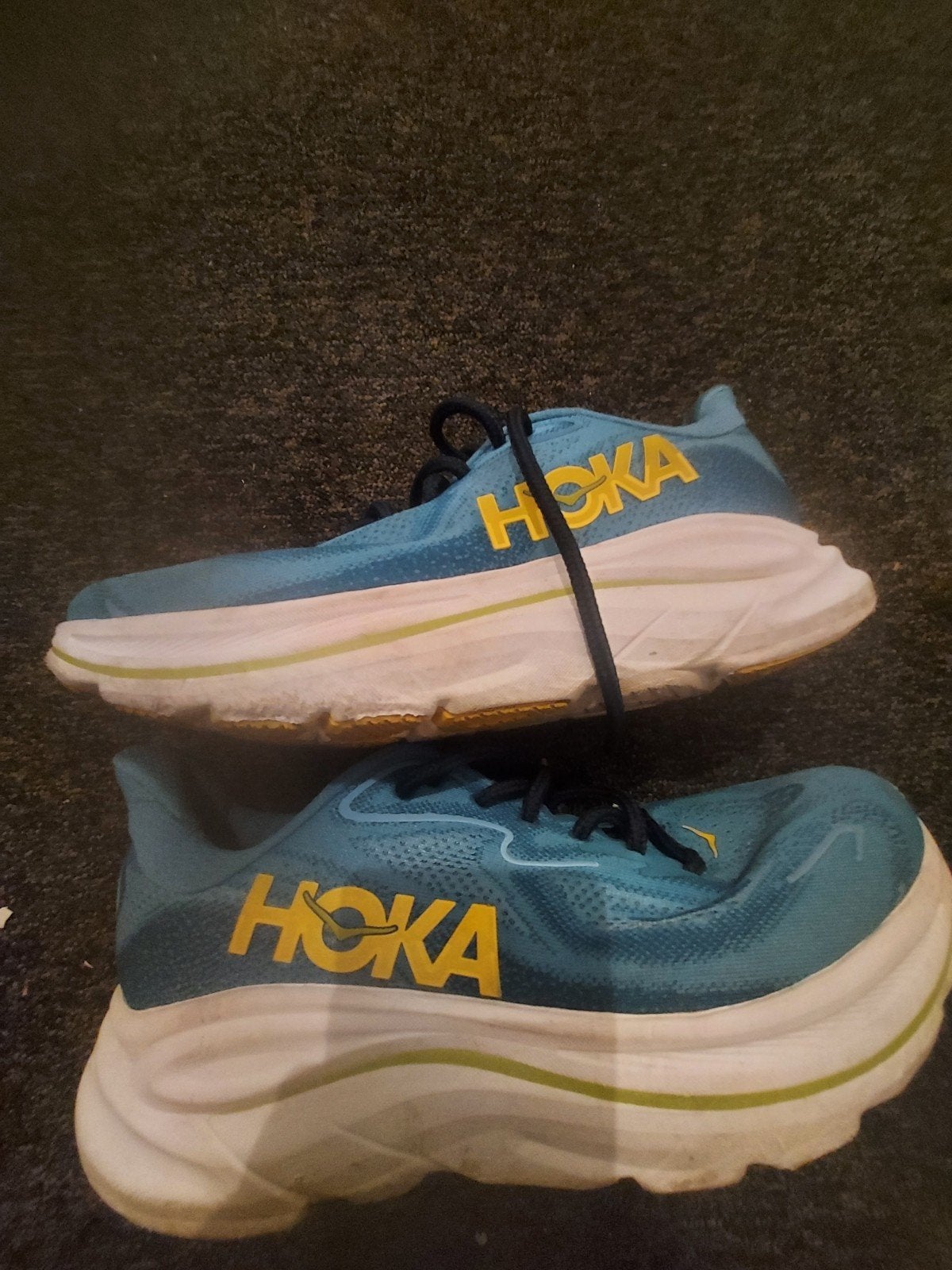 Hoka hardloopschoenen, maat 45 1/3, blauw/geel, Gebruikt, Hardloopschoenen, Hardlopen, Ophalen