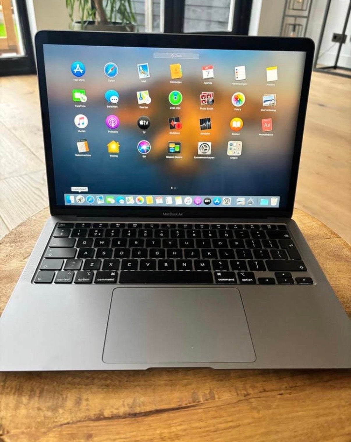 MacBook Air 13-inch (2020) i7 8GB RAM + Magic Mouse & Hub, Qwerty, 8 GB, 13 inch, Ophalen of Verzenden