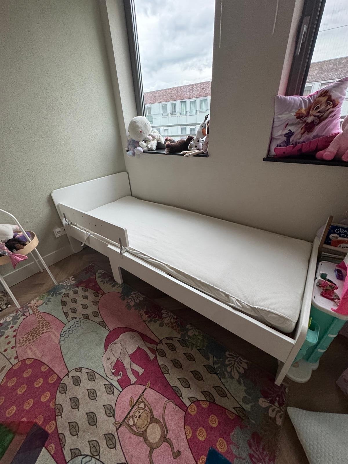 IKEA SLÄKT uitschuifbed met matras - perfecte staat, Ophalen, Verstelbaar, Eenpersoons, Wit