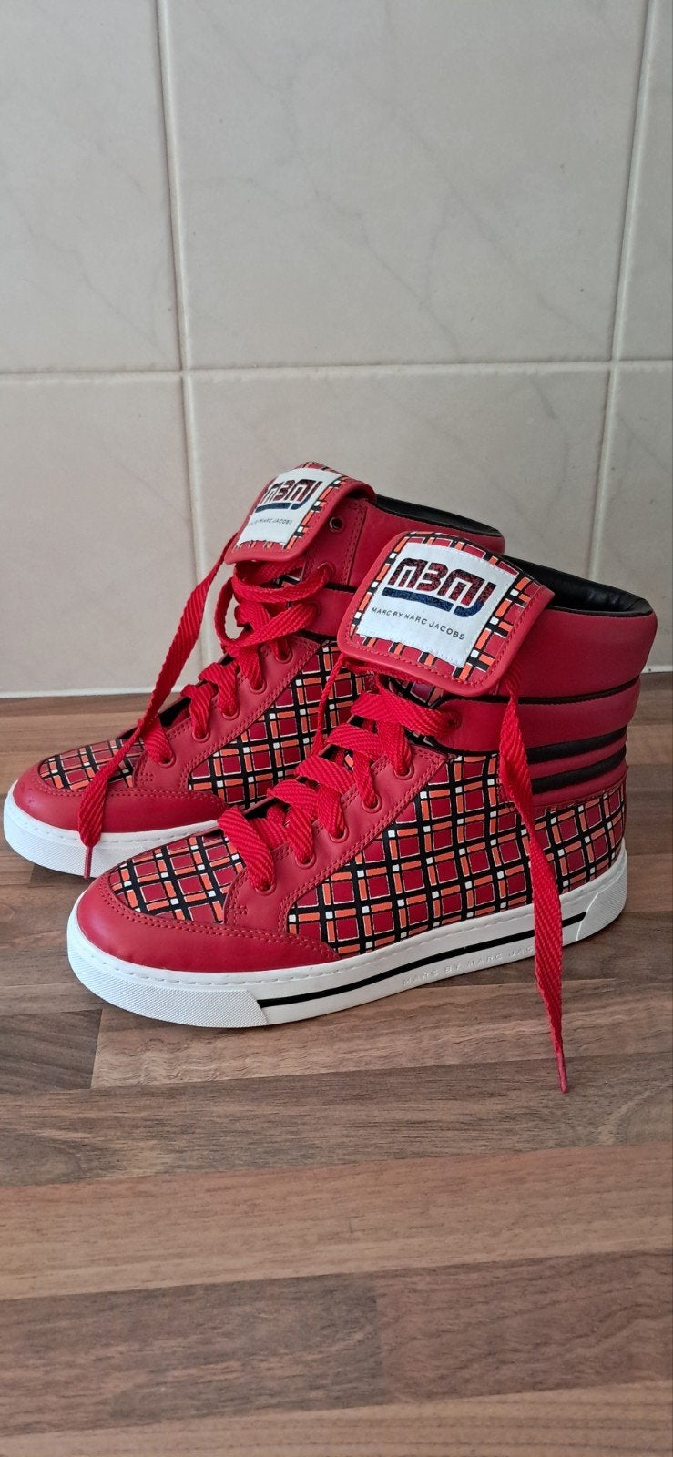 Marc by Marc Jacobs 37  nieuw geruite hoge sneakers, Kleding | Dames, Ophalen of Verzenden, Nieuw, Rood, Sneakers of Gympen