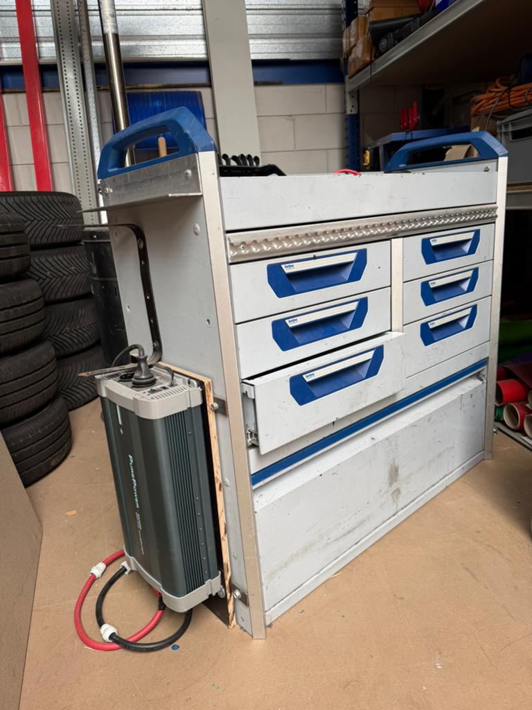 Sortimo kast met Victron Orion-Tr  en Smart omvormer, Ophalen